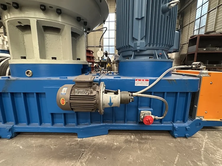 TCPEL choose-a-grass-pellet-mill-with-a-short-feeding-path